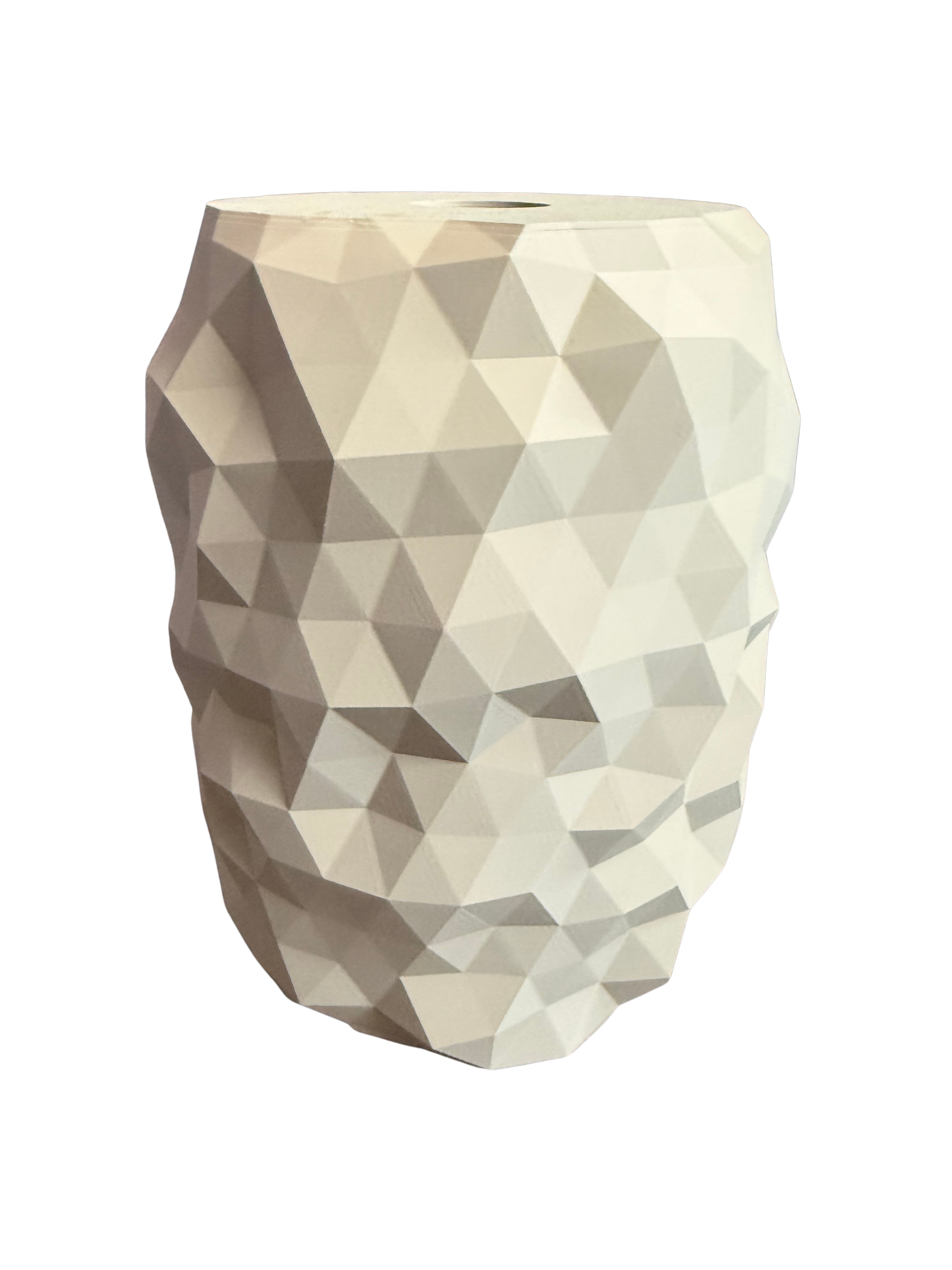 Geometrisk elegans möter modern minimalism.