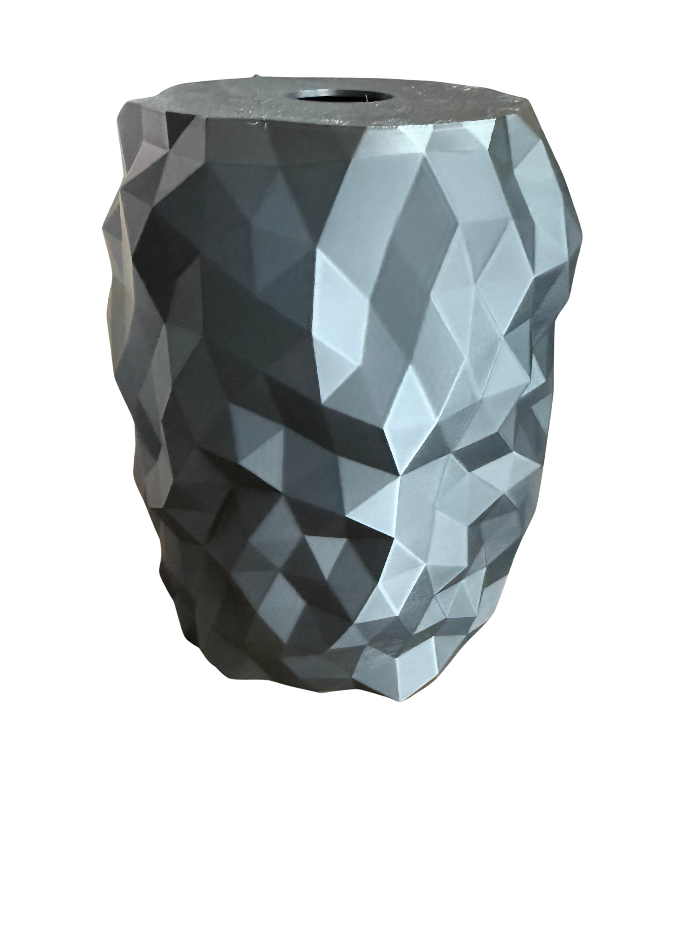 Geometrisk elegans möter modern minimalism.